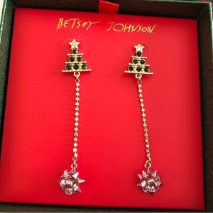 Betsey Johnson Gold Tone Christmas Tree, Cup Chain & Bow Drop Earrings NIB